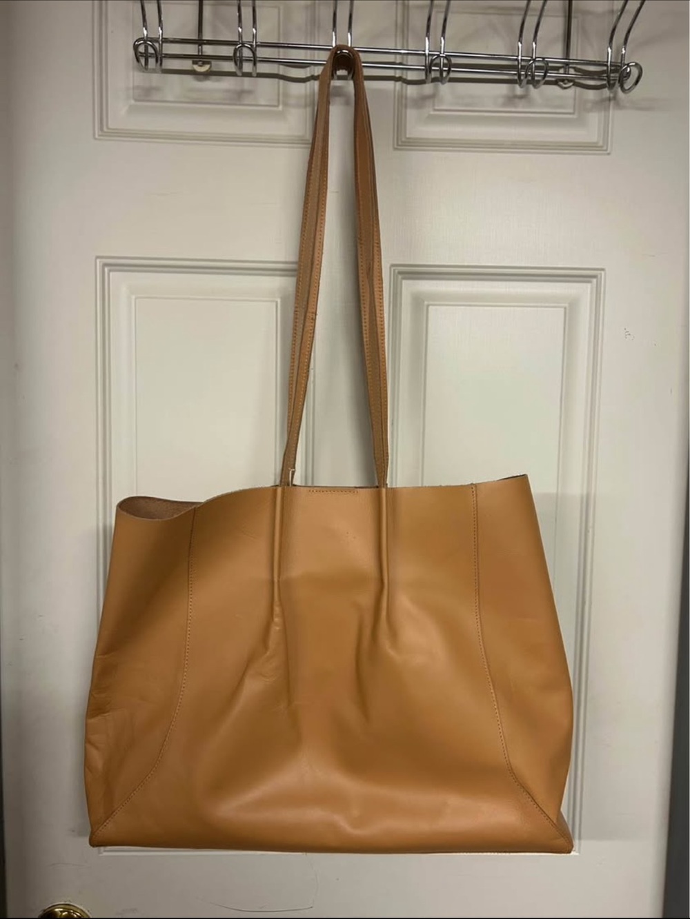 Stylish Tan Leather Tote Bag - Classic Everyday Carry